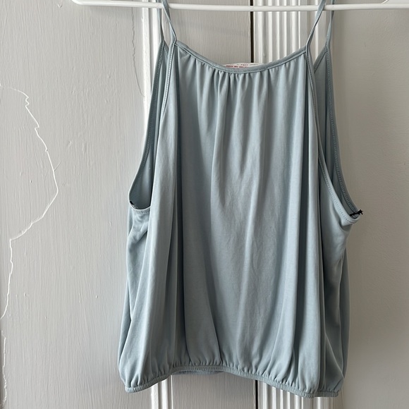 size small- non adjustable straps- blue tank top, fitted bottom - Picture 5 of 6